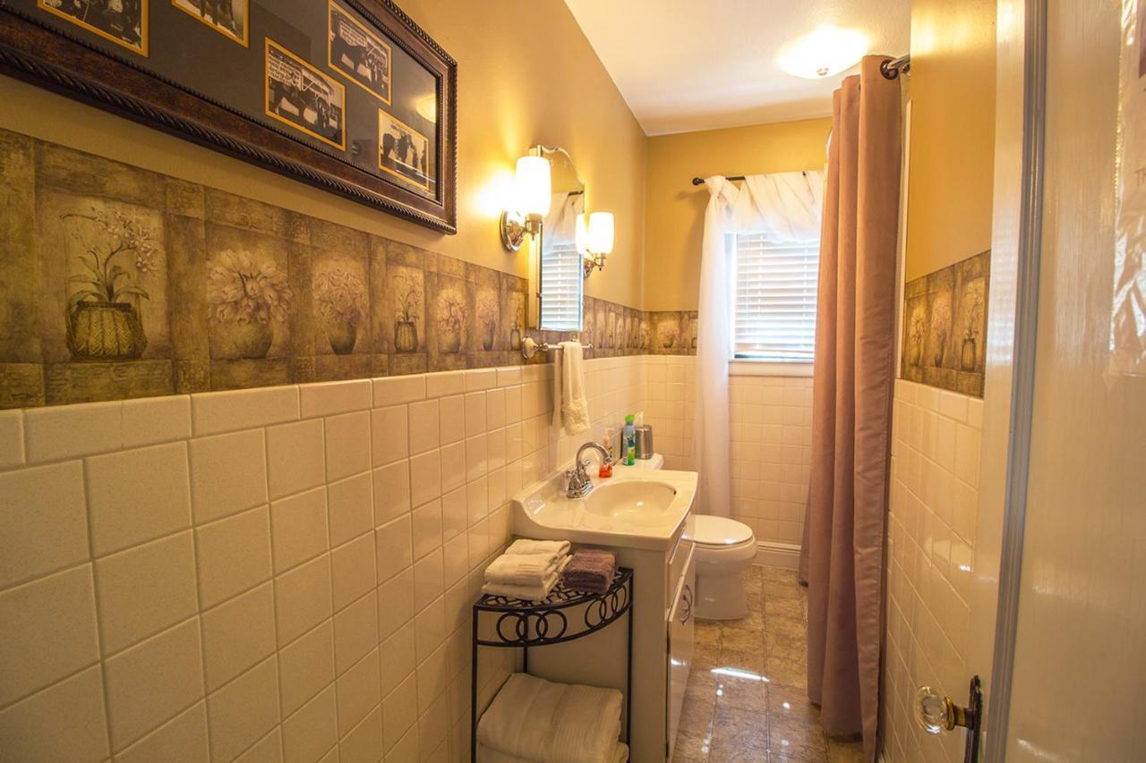 The Foxtrot Inn Ava Chambre photo