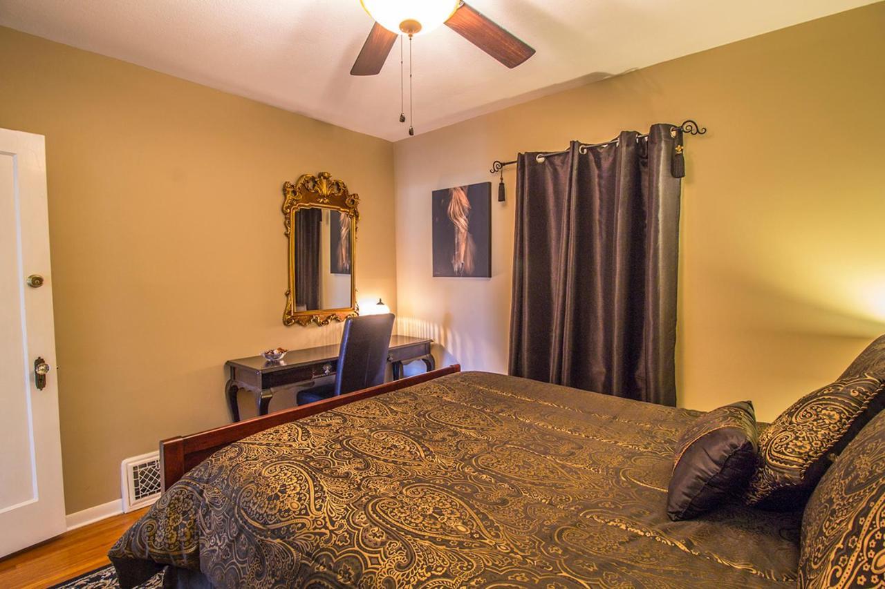 The Foxtrot Inn Ava Chambre photo