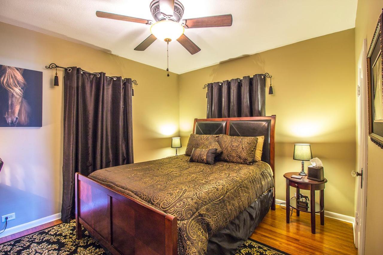 The Foxtrot Inn Ava Chambre photo