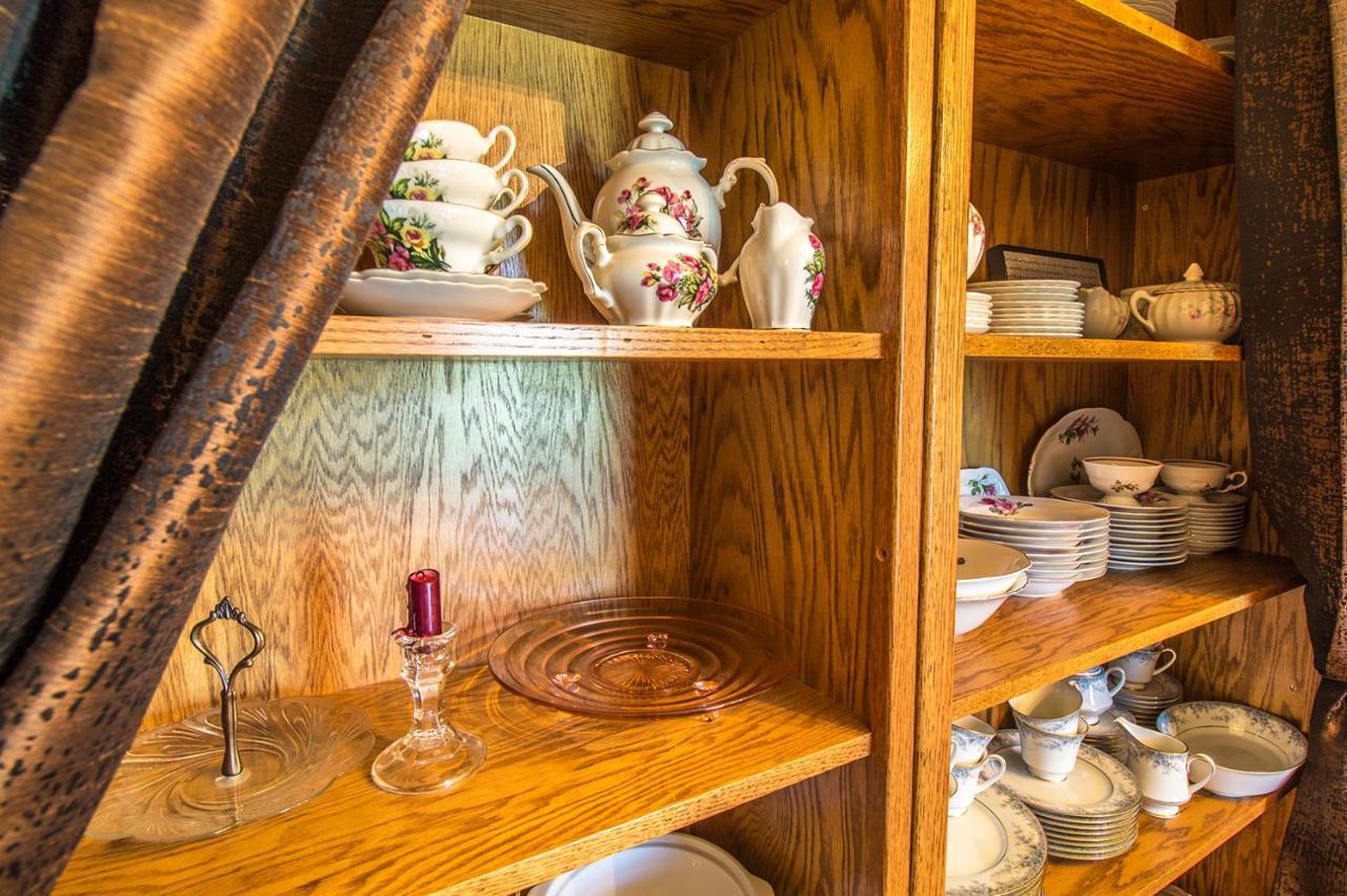 The Foxtrot Inn Ava Extérieur photo